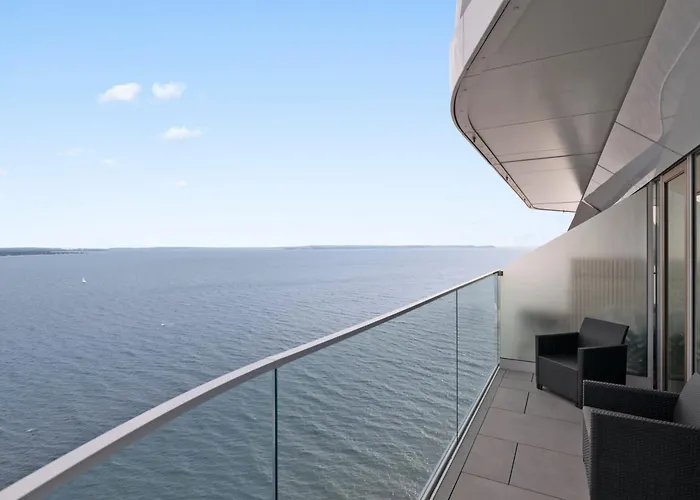 Designers Penthouse In The Clouds