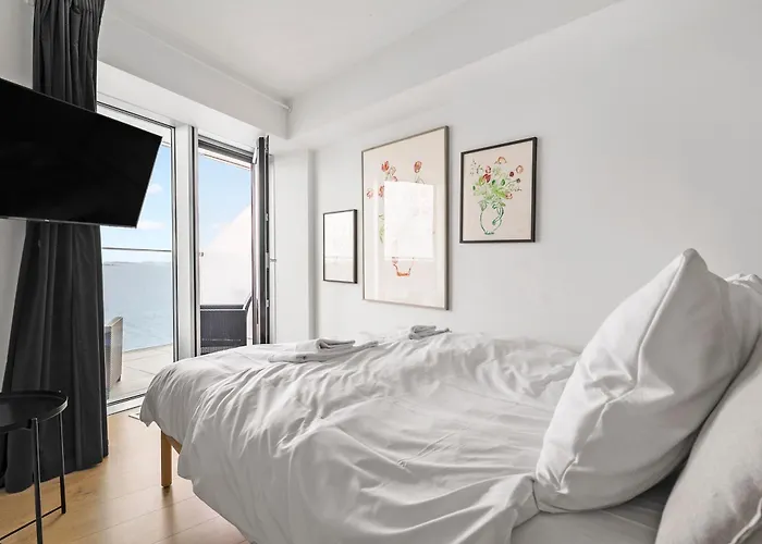 Designers Penthouse In The Clouds