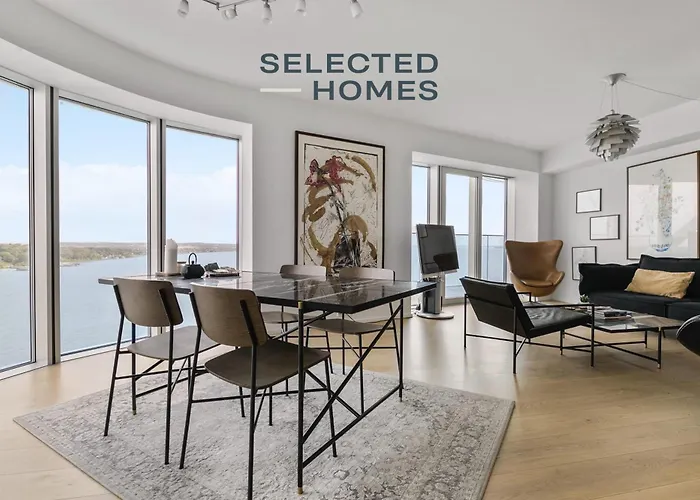 Designers Penthouse In The Clouds