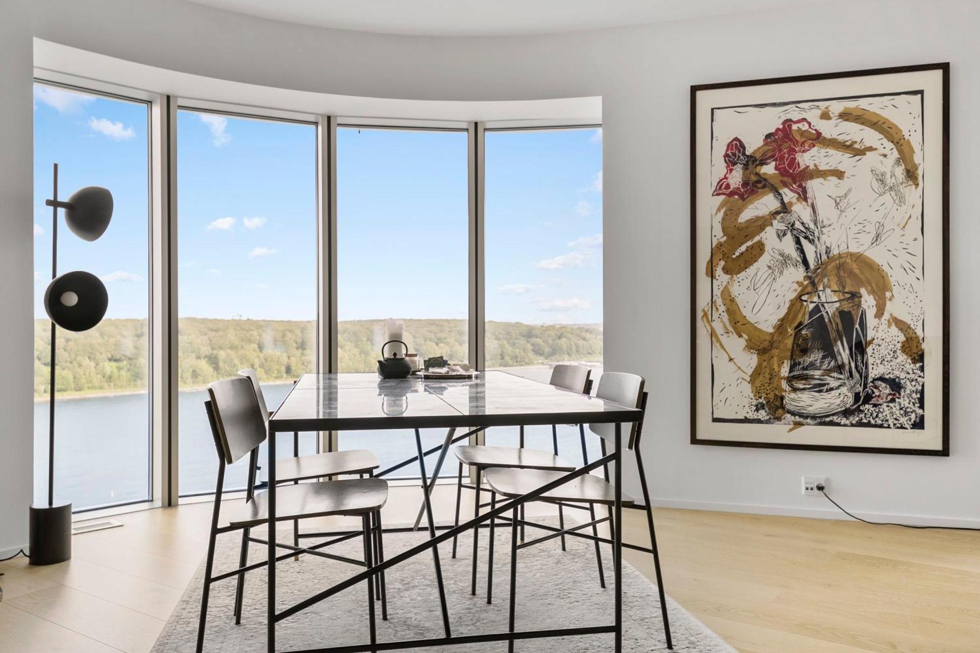 Designers Penthouse In The Clouds Apartment